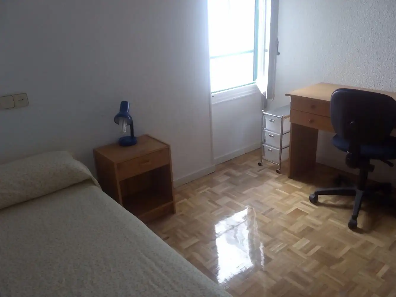Habitación de Piso de alquiler en Madrid con Calefacción, Parquet y Terraza