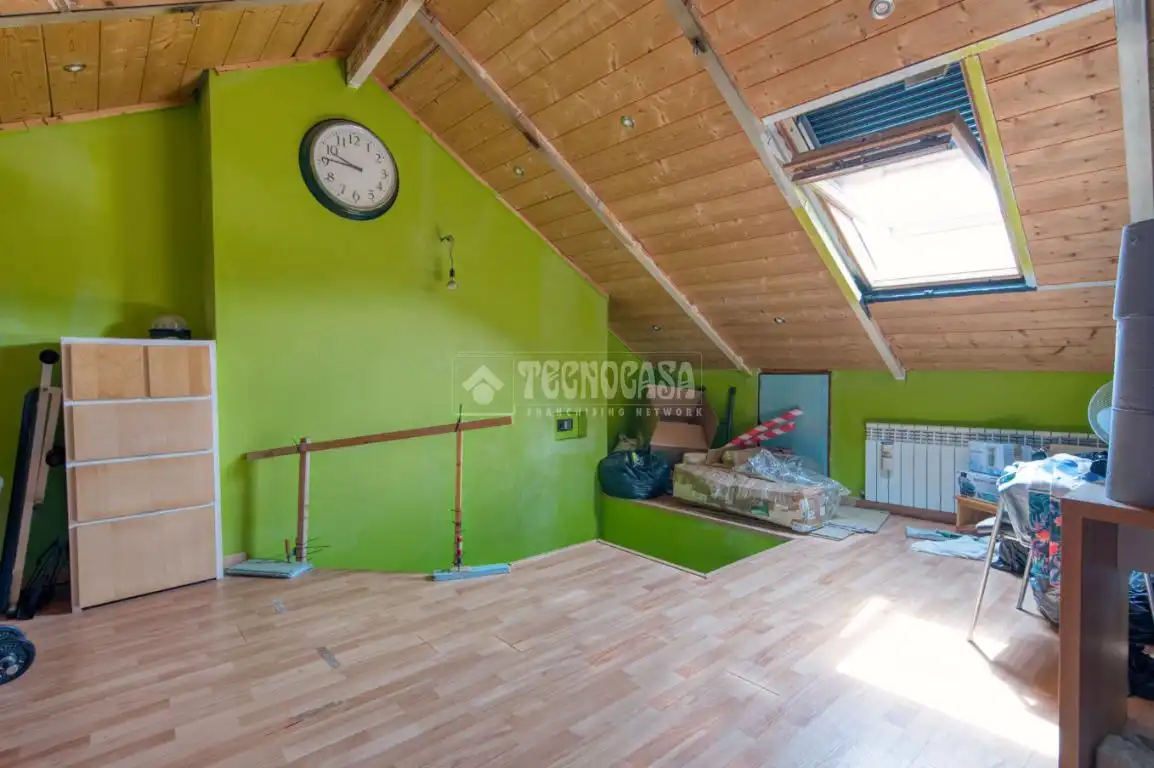 Casa adosada en venta en Valladolid con Calefacción, Parquet y Balcón