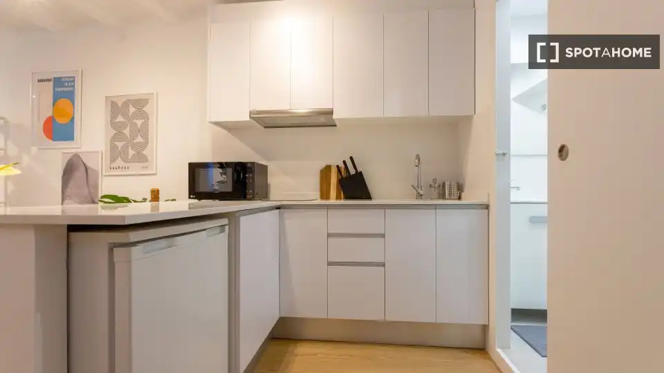 Flat with terrace to rent in Ciutat Vella, imagen 4