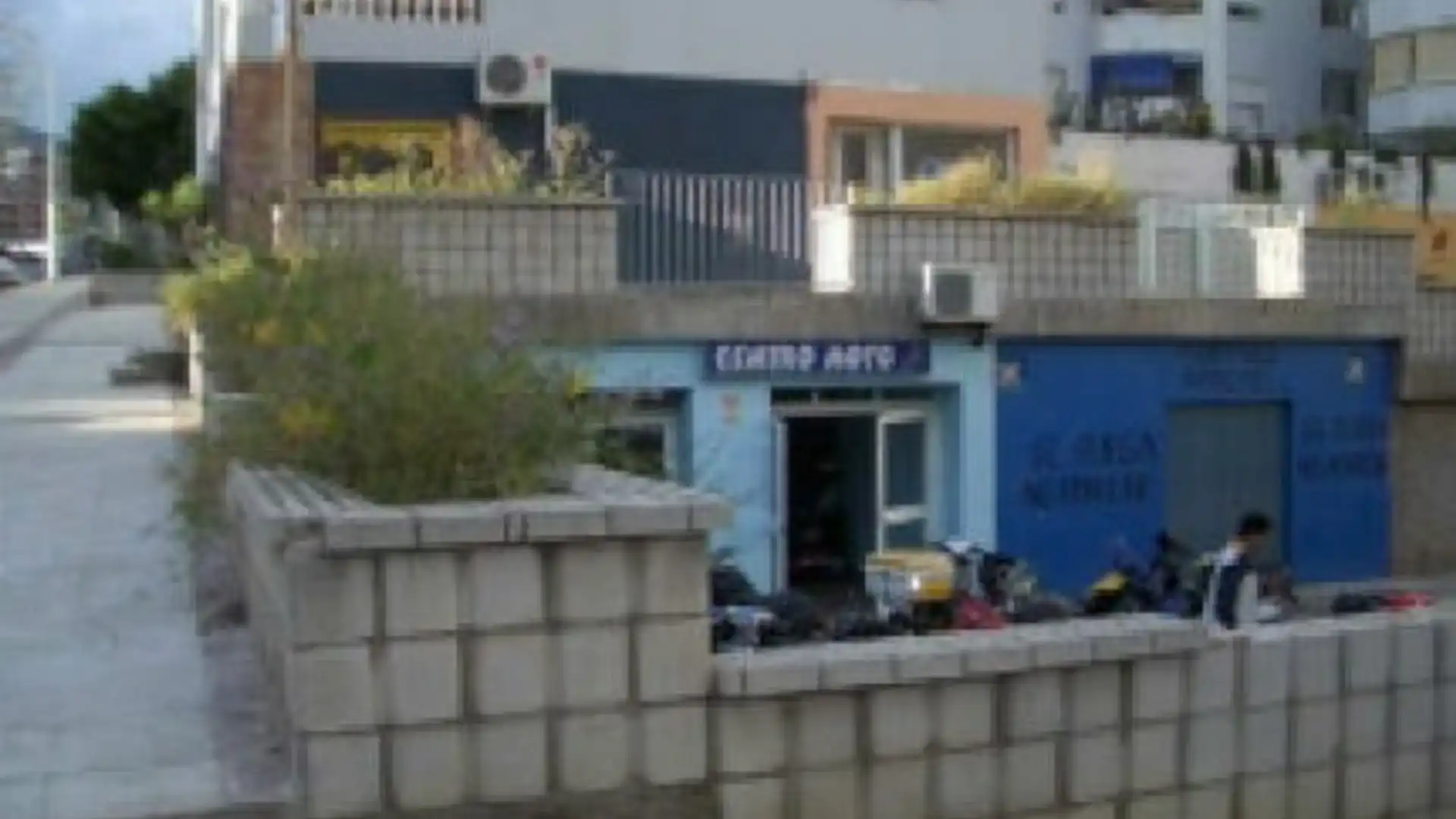 Vista exterior de Local en venta en Benalmádena