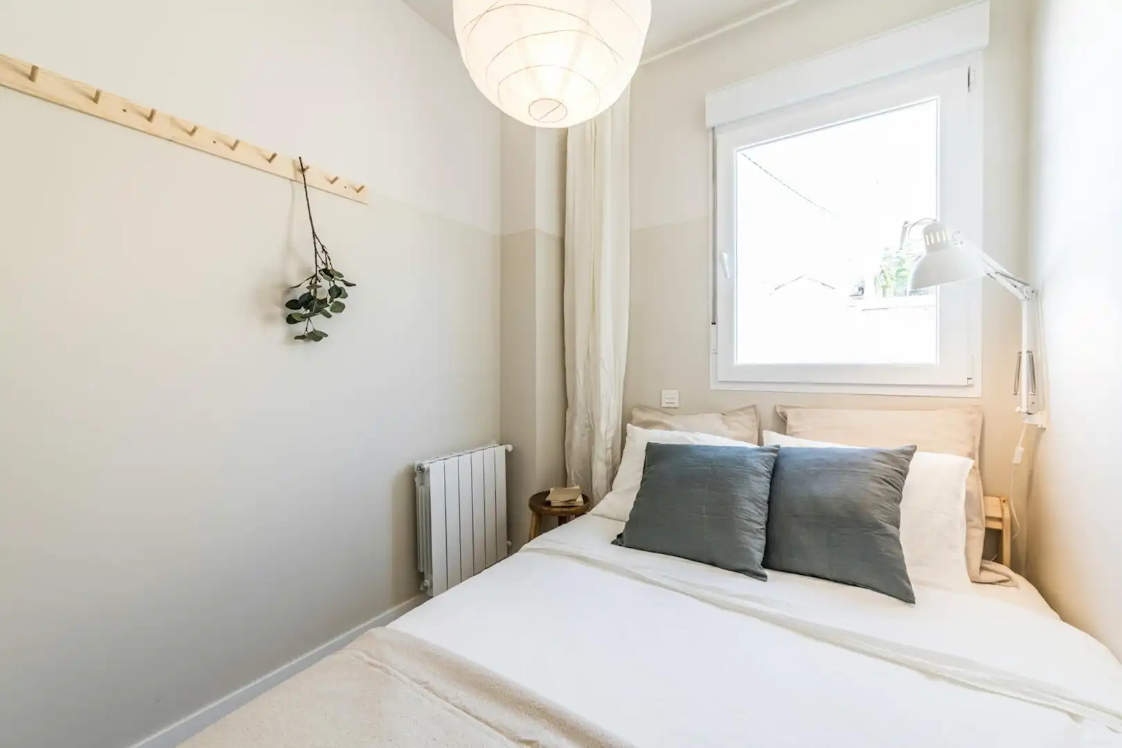 Schlafzimmer von Wohnung zur Miete in Madrid mit Klimaanlage, Heizung und Möbliert