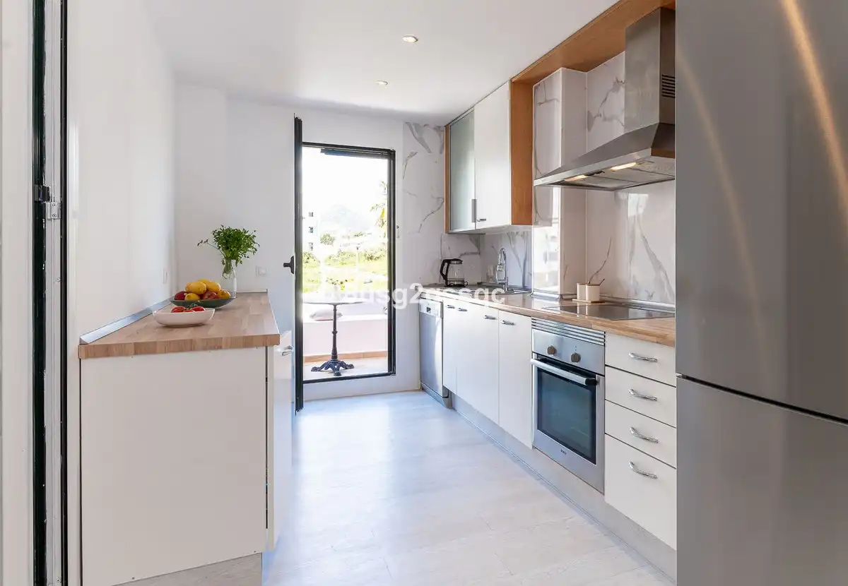 Kitchen of Flat for sale in Estepona  with Air Conditioner, Furnished and TV