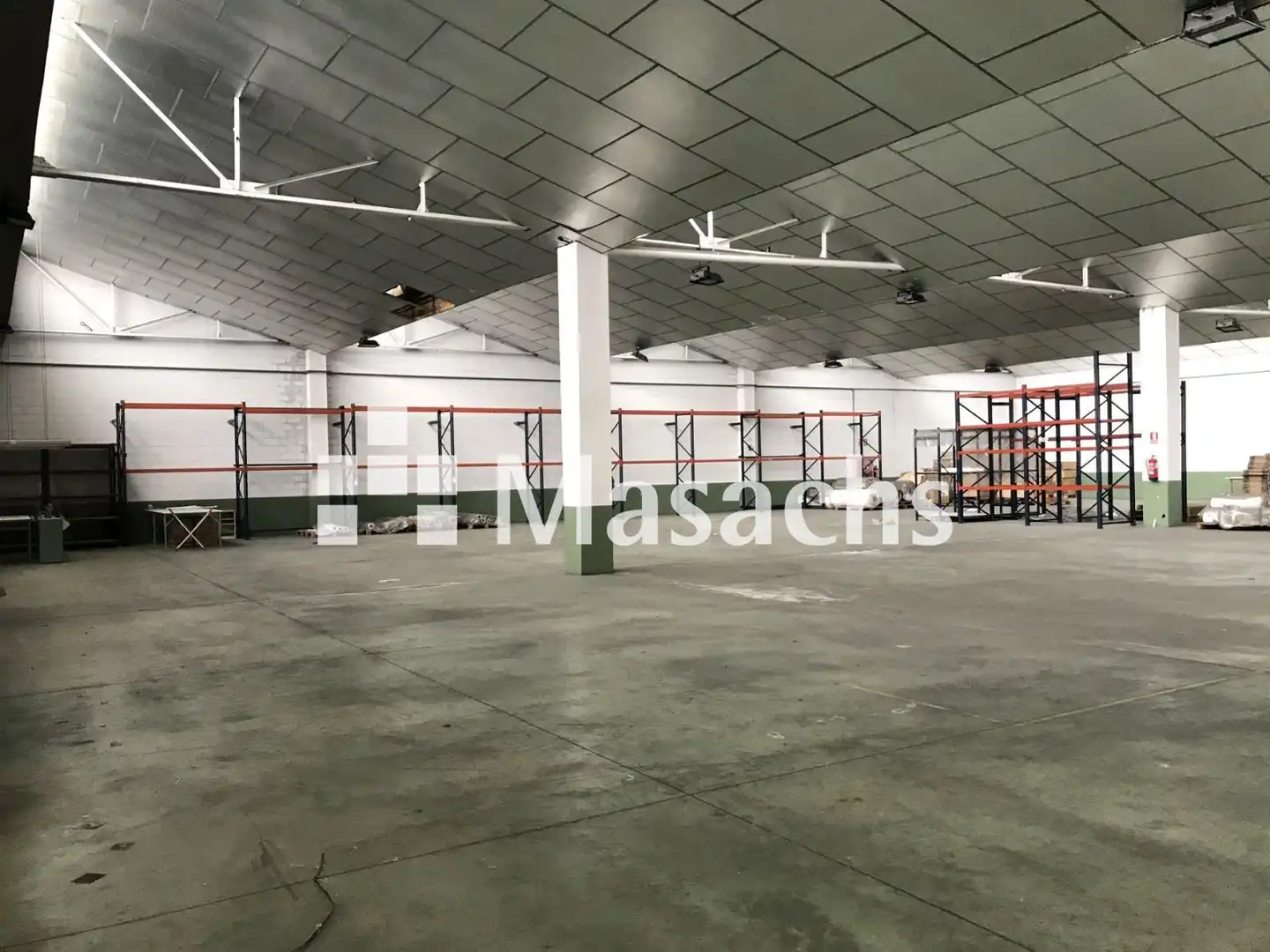 Nau industrial en venda en Rubí