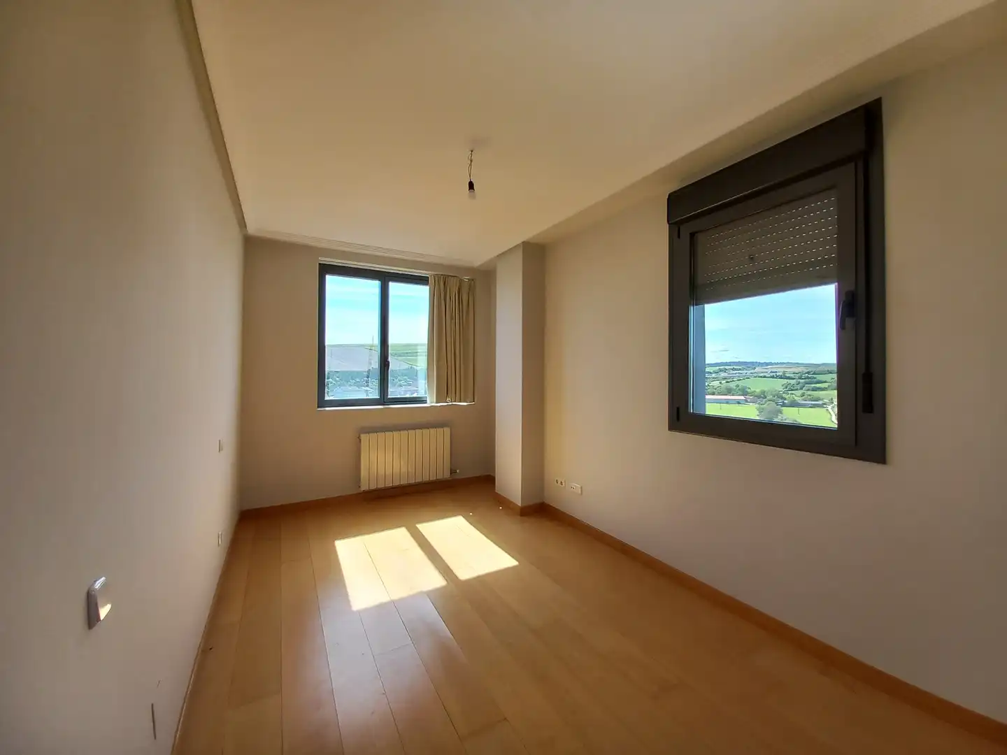 Bedroom of Flat for rent in Burgos  with Heating and Storage room