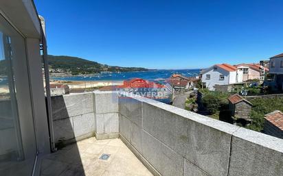 Vista exterior de Àtic en venda en Cangas  amb Terrassa