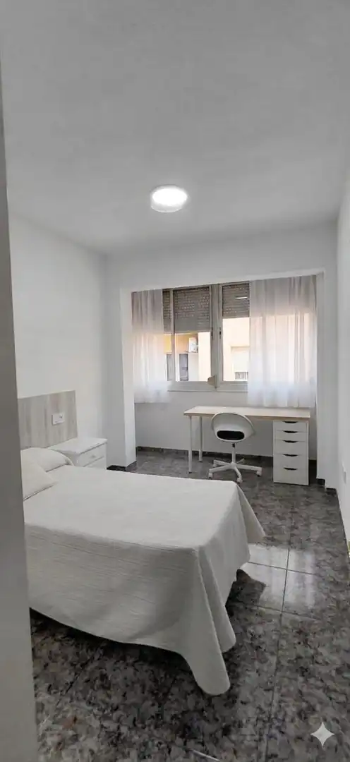 Bedroom of Flat for rent in Granada  with Furnished, Oven and Washing machine
