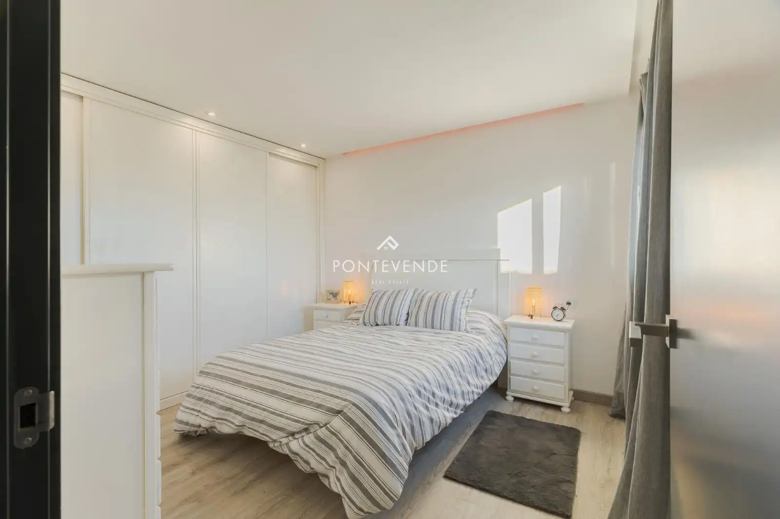 Bedroom of Houses for sale in Sanxenxo  with Heating and Furnished