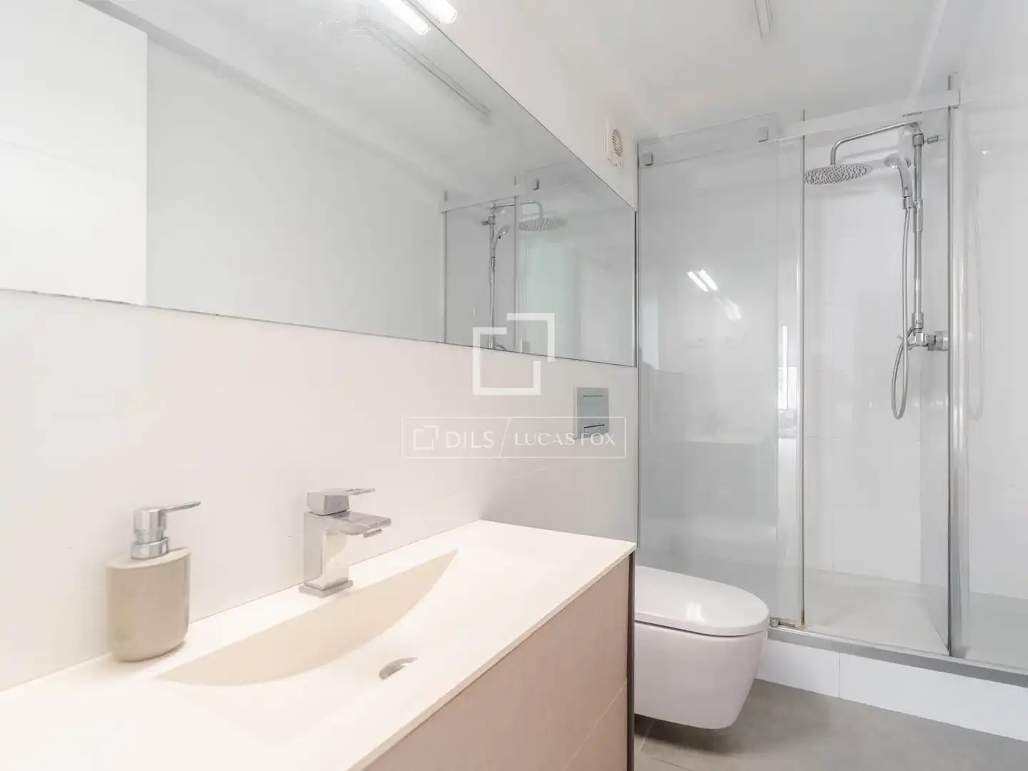 Baño de Casa o chalet en venta en L'Eliana con Aire acondicionado, Calefacción y Jardín privado