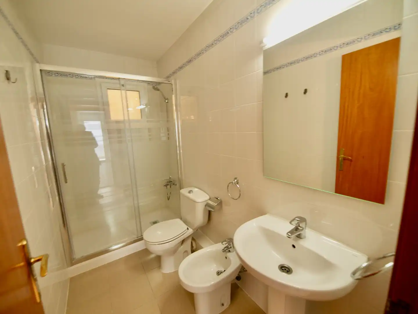 Baño de Piso de alquiler en Terrassa con Calefacción, Terraza y Horno