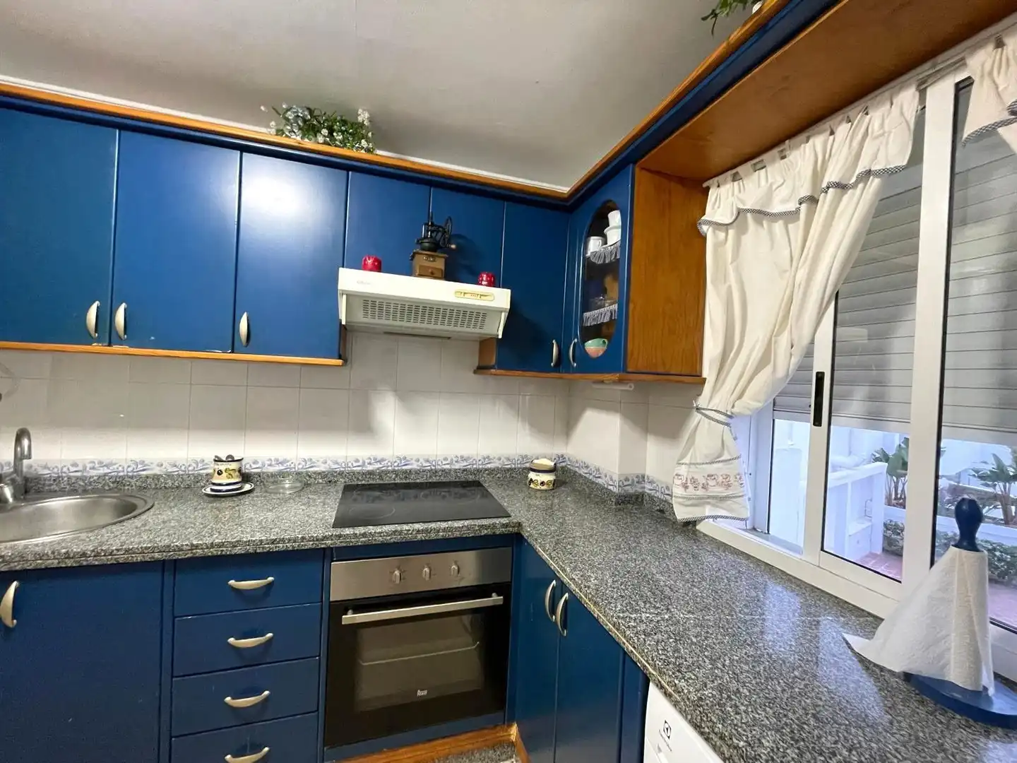 Cocina de Piso en venta en Almonte con Calefacción, Terraza y Amueblado