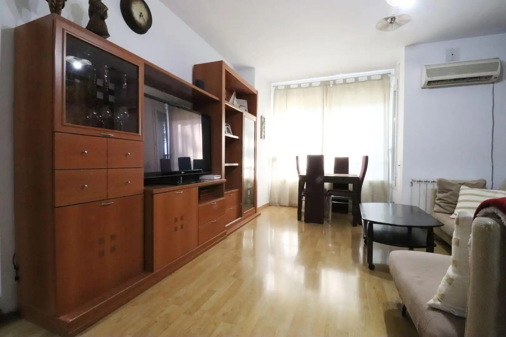 Sala de estar de Piso en venta en Sabadell con Calefacción, Parquet y Terraza