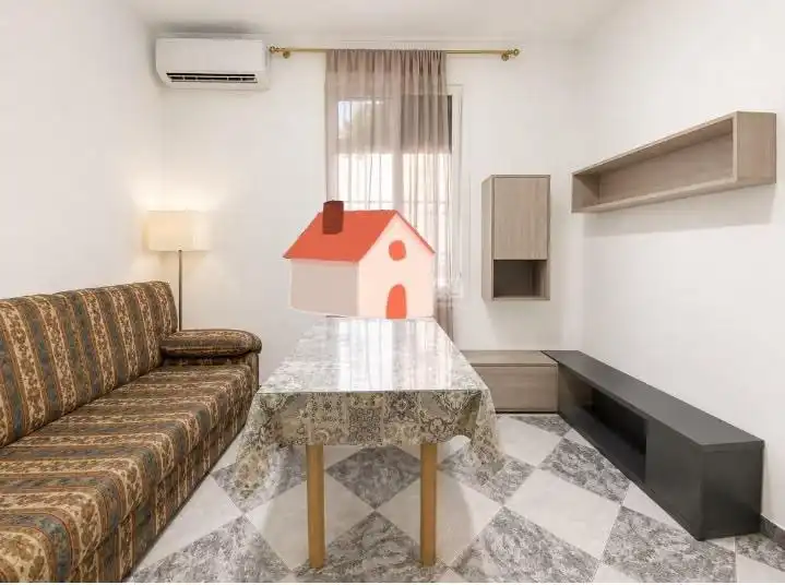 Sala d'estar de Planta baixa en venda en Sevilla amb Aire condicionat, Moblat i Forn