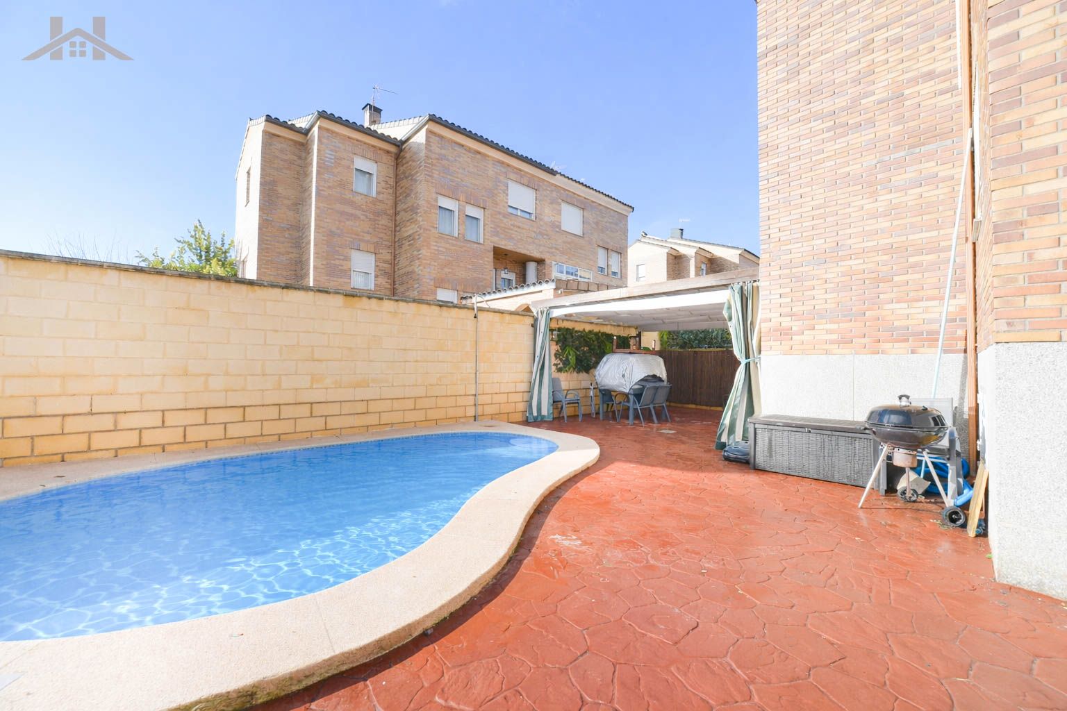 Swimming pool of Houses for sale in Ugena  with Air Conditioner, Heating and Private garden