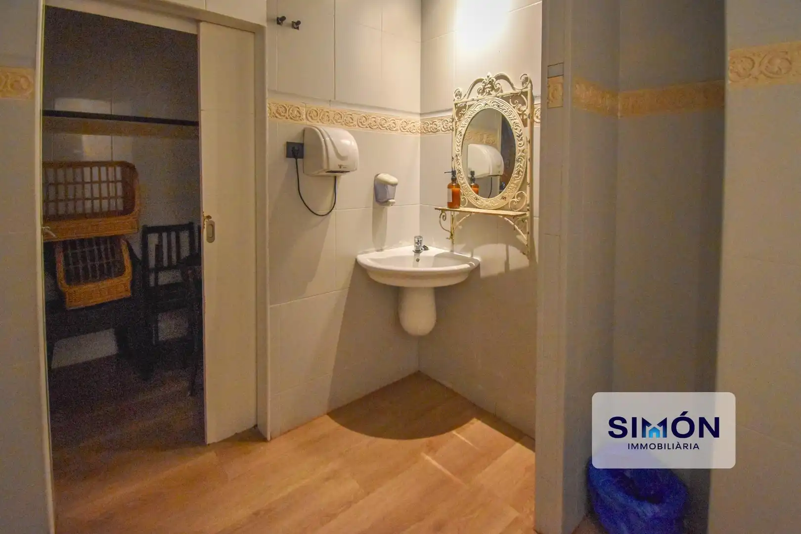 Commercial properties for sale in El Pont de Vilomara i Rocafort