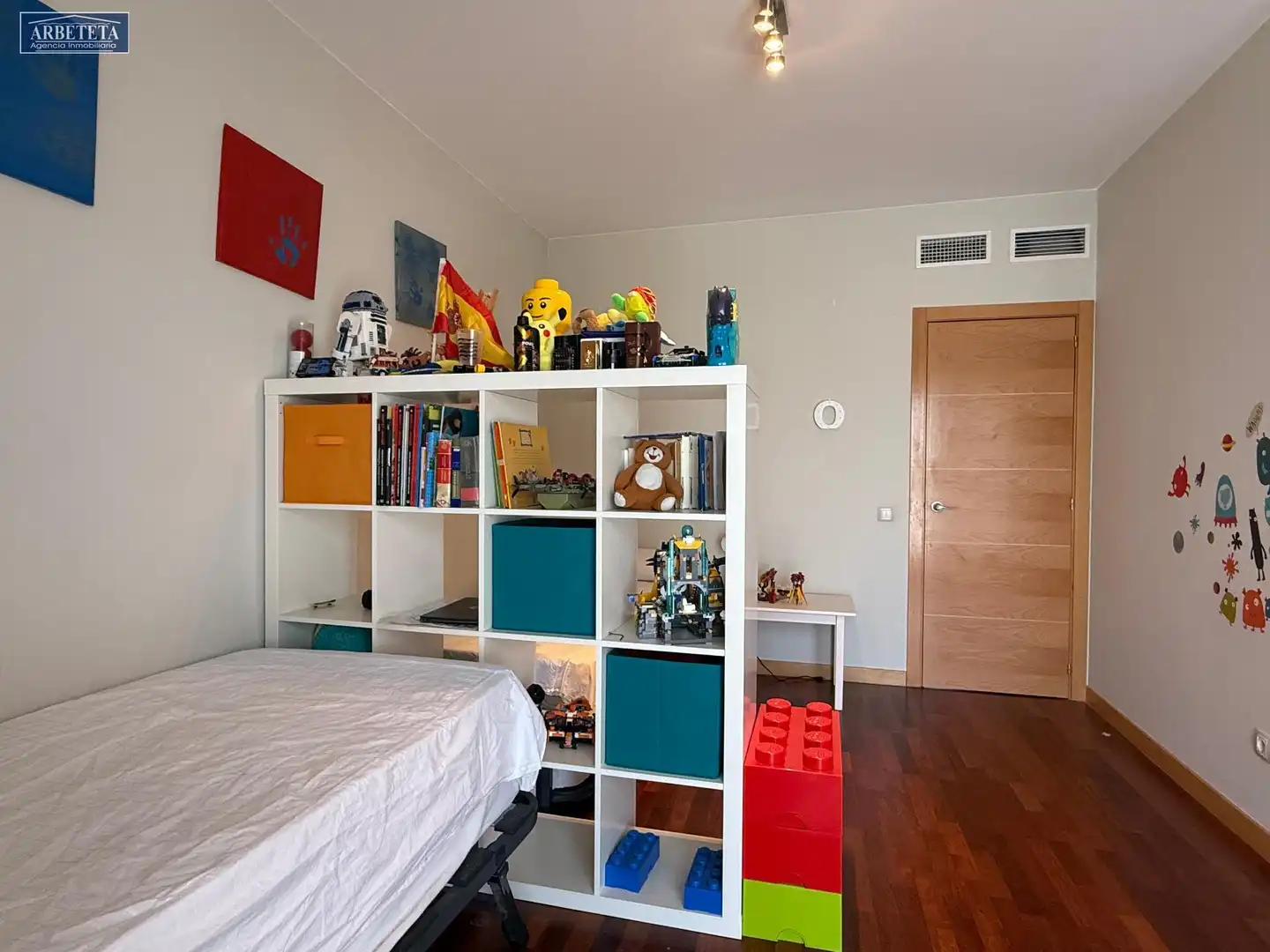 Habitación de Casa adosada en venta en Yebes con Aire acondicionado, Calefacción y Terraza