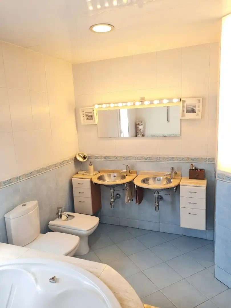 Bathroom of Flat for sale in Sabadell  with Air Conditioner and Balcony