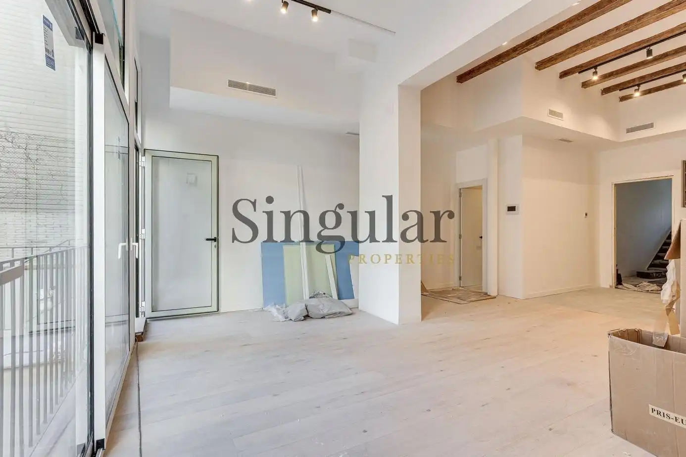 Sala d'estar de Dúplex en venda en Barcelona amb Aire condicionat, Calefacció i Jardí privat