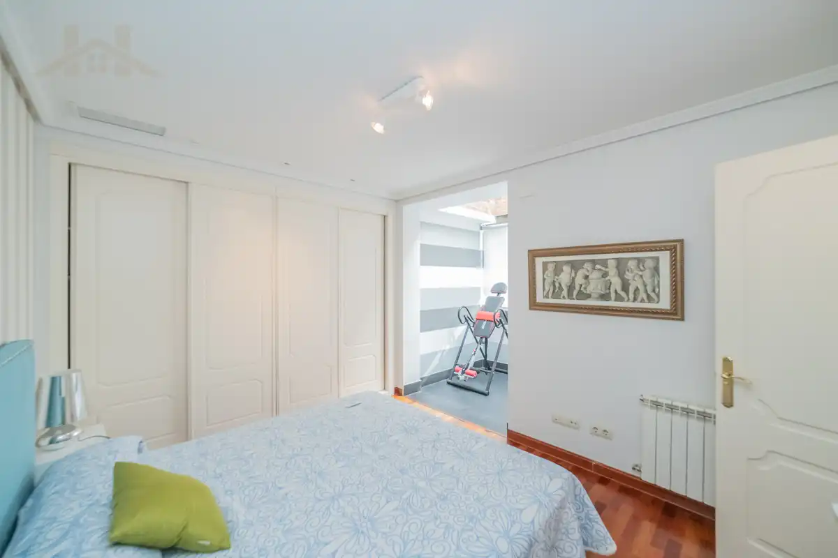 Habitación de Dúplex en venta en Majadahonda con Aire acondicionado, Calefacción y Parquet