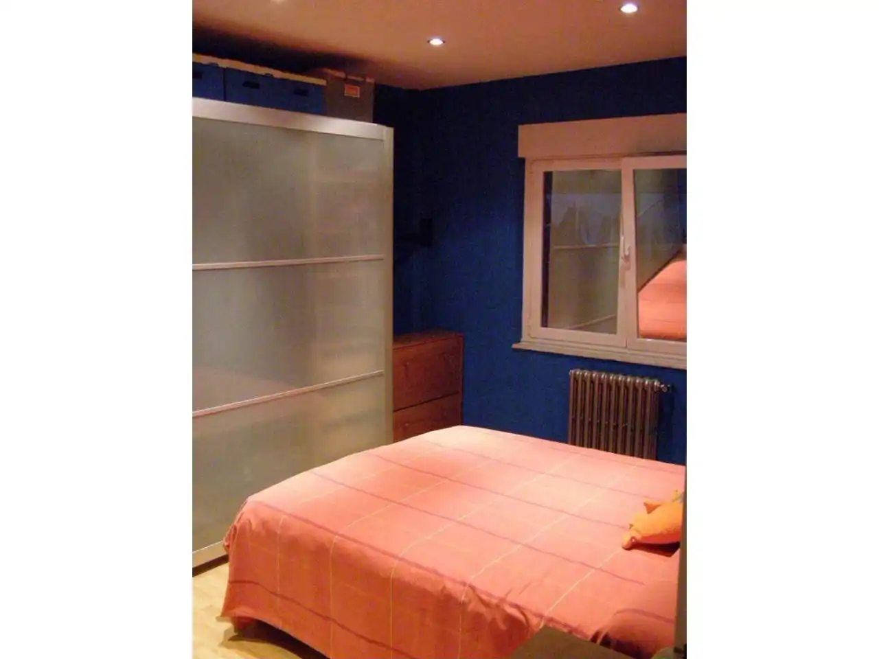 Habitación de Apartamento en venta en Oviedo  con Calefacción, Parquet y Amueblado