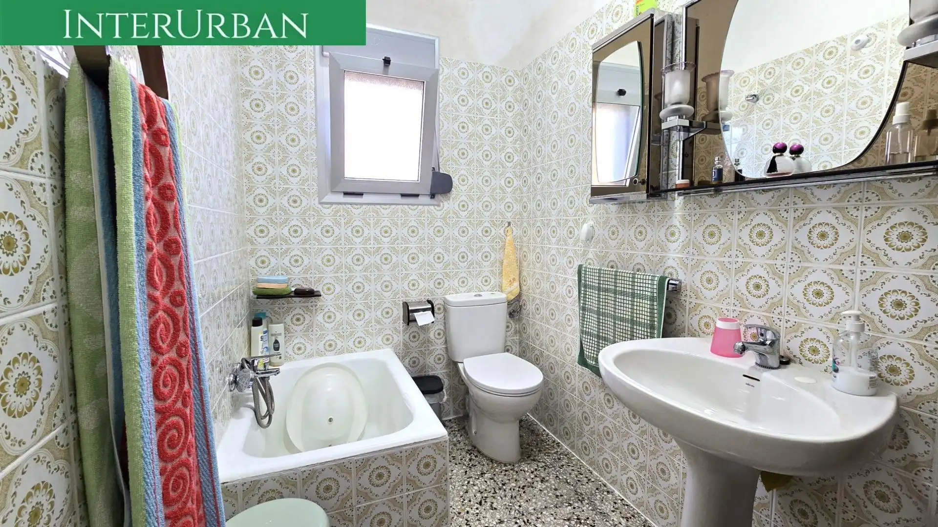 Baño de Casa o chalet en venta en Casinos con Aire acondicionado, Calefacción y Jardín privado