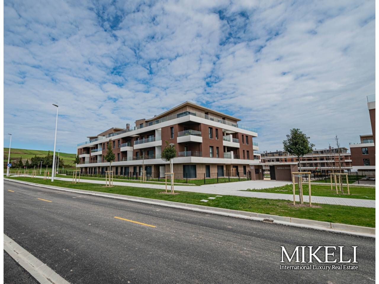 Vista exterior de Pis de lloguer en Santa Cruz de Bezana amb Calefacció, Terrassa i Traster
