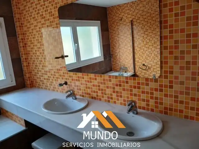 Baño de Casa o chalet de alquiler en Paterna con Aire acondicionado, Calefacción y Jardín privado