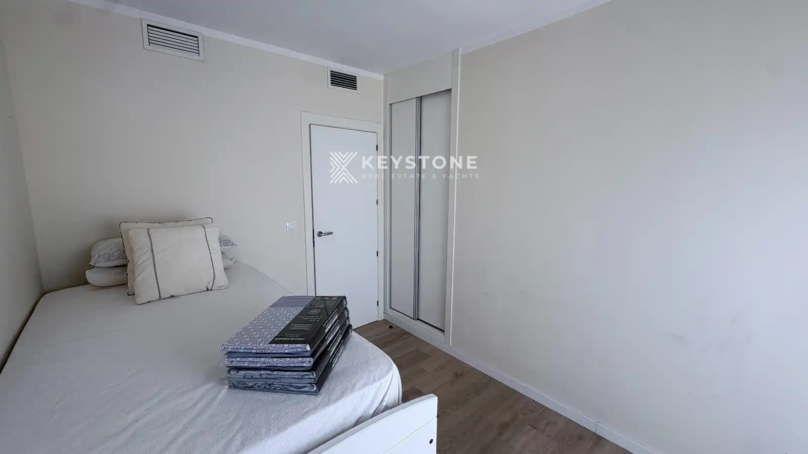 Habitación de Ático de alquiler en Alicante / Alacant con Aire acondicionado, Calefacción y Terraza
