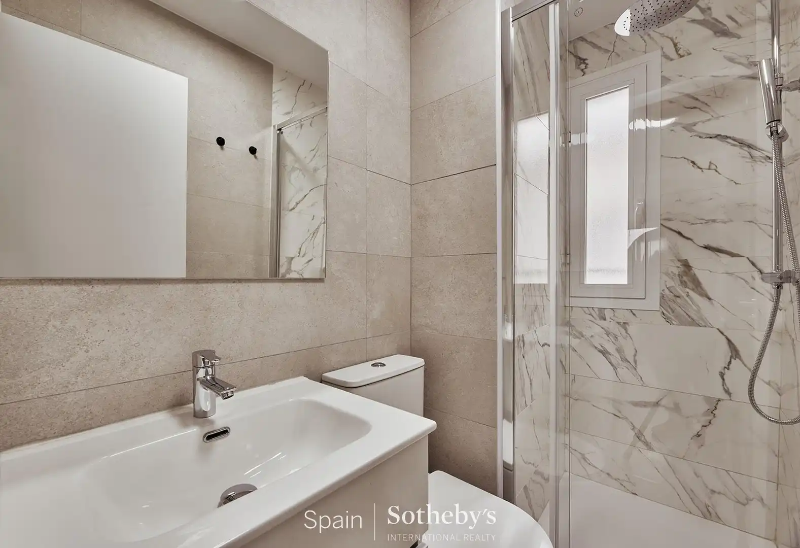 Bany de Apartament en venda en Madrid amb Aire condicionat i Calefacció