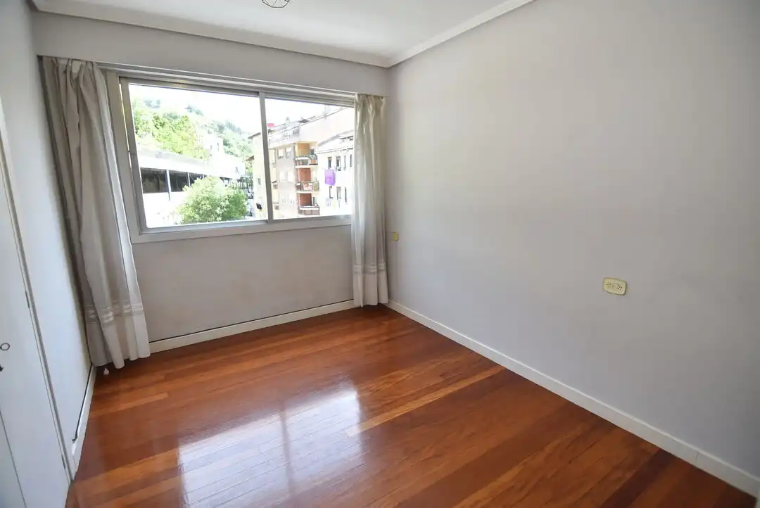 Habitación de Piso en venta en Eibar con Calefacción y Balcón