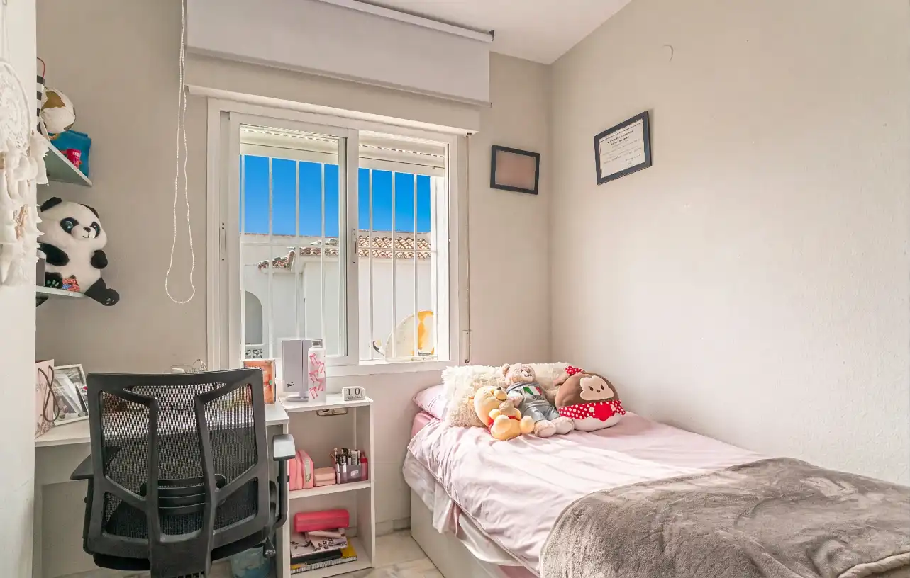 Schlafzimmer von Wohnung zum Verkauf in Rincón de la Victoria mit Terrasse, Abstellraum und Gemeinschaftspool