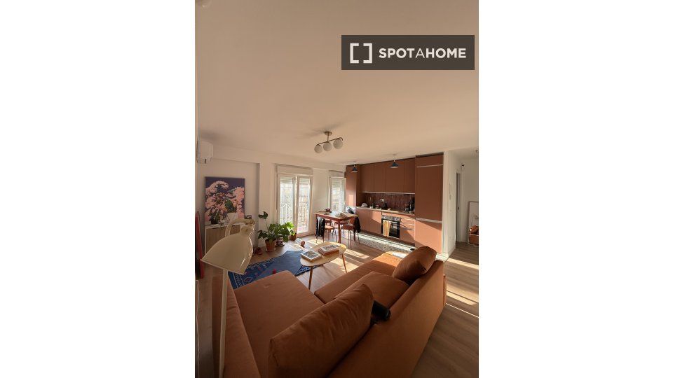 Vista exterior de Pis de lloguer en  Madrid Capital amb Aire condicionat, Calefacció i Moblat