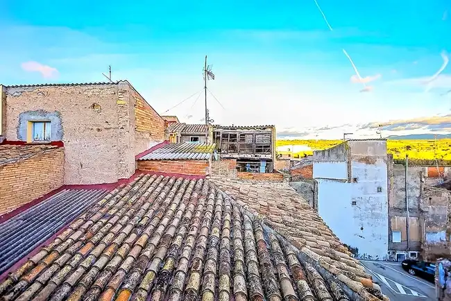 Vista exterior de Casa adosada en venda en Móra d'Ebre
