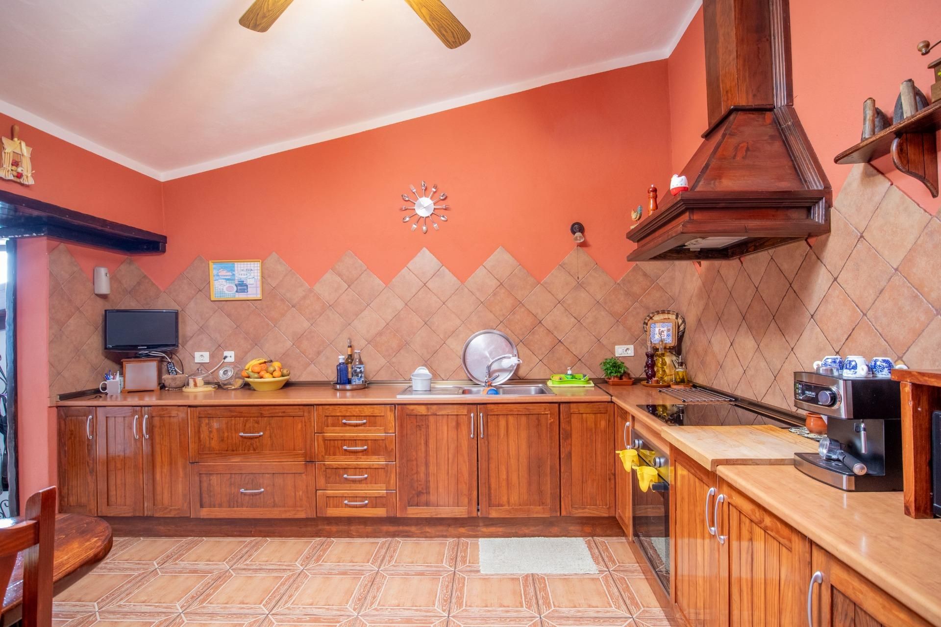 Kitchen of House or chalet for sale in La Orotava  with Private garden