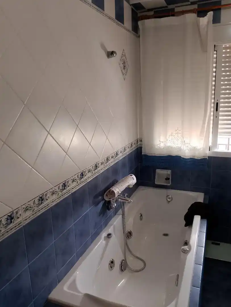 Bany de Dúplex en venda en Cuevas de San Marcos
