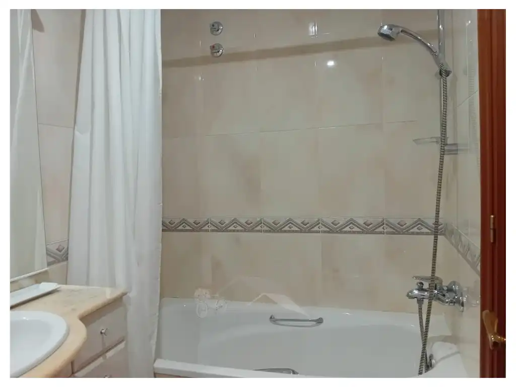Baño de Piso en venta en Sort con Balcón