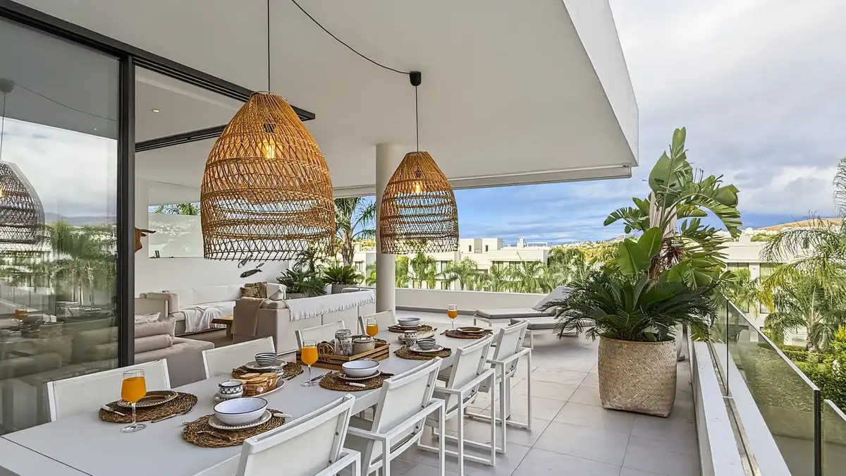 Terrasse von Wohnungen zum Verkauf in Estepona mit Klimaanlage, Terrasse und Abstellraum