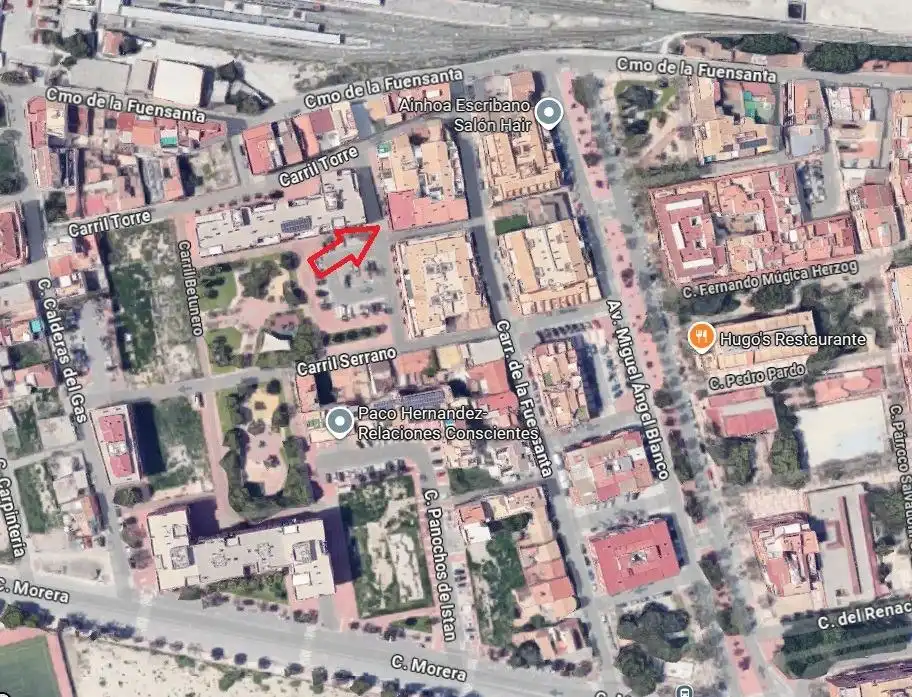Garage for rent in Santiago el Mayor