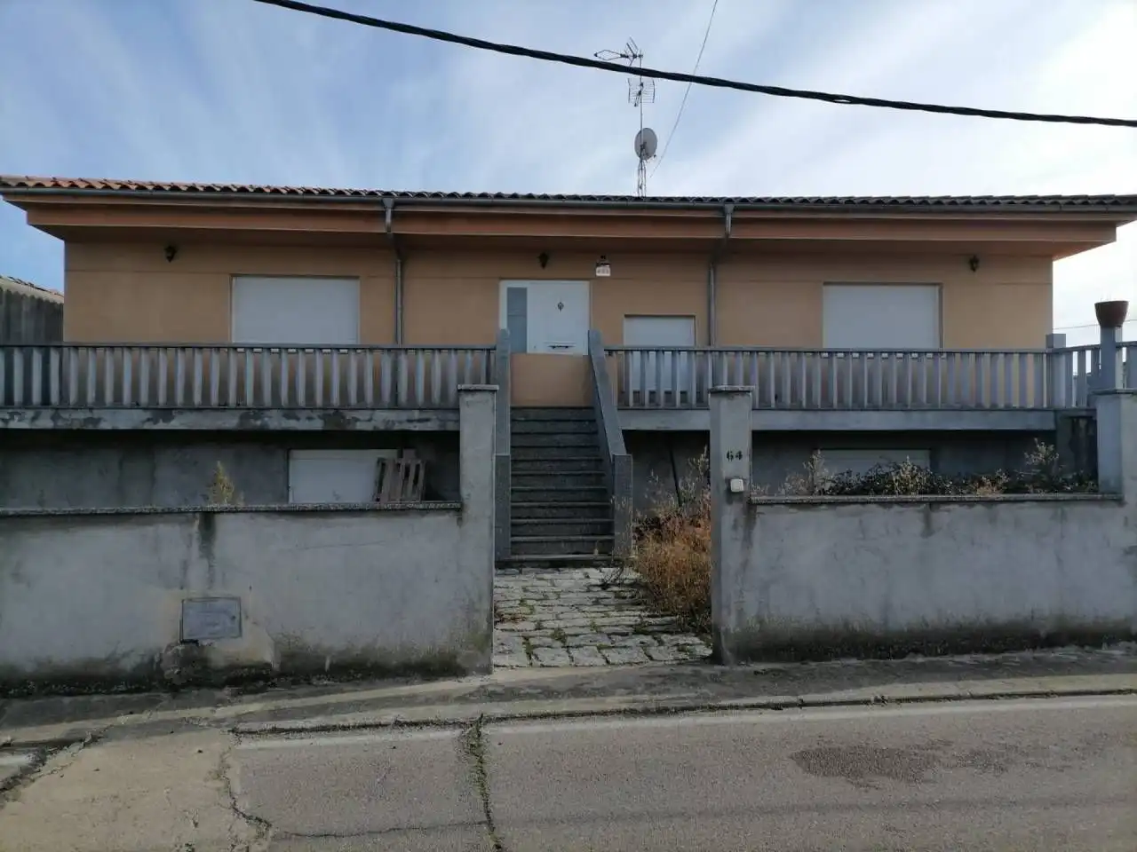 Exterior view of Houses for sale in Fuentes de Oñoro  with Air Conditioner, Terrace and Swimming Pool