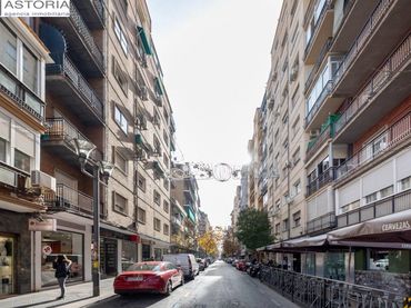 Piso con balcón en venta en Calle PEDRO ANTONIO DE ALARCON 81