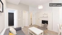 Living room of Flat to rent in  Madrid Capital  with Air Conditioner, Heating and Furnished