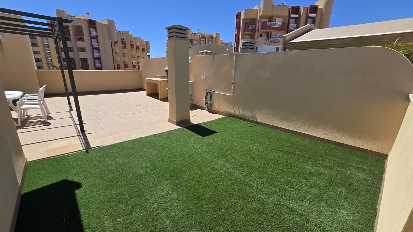 Terraza de Ático en venta en La Manga del Mar Menor con Aire acondicionado, Calefacción y Jardín privado