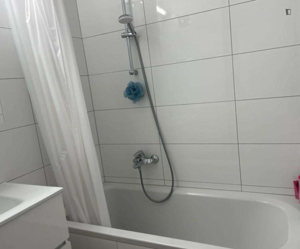 Bathroom of Apartment to rent in  Madrid Capital  with Air Conditioner, Heating and Furnished