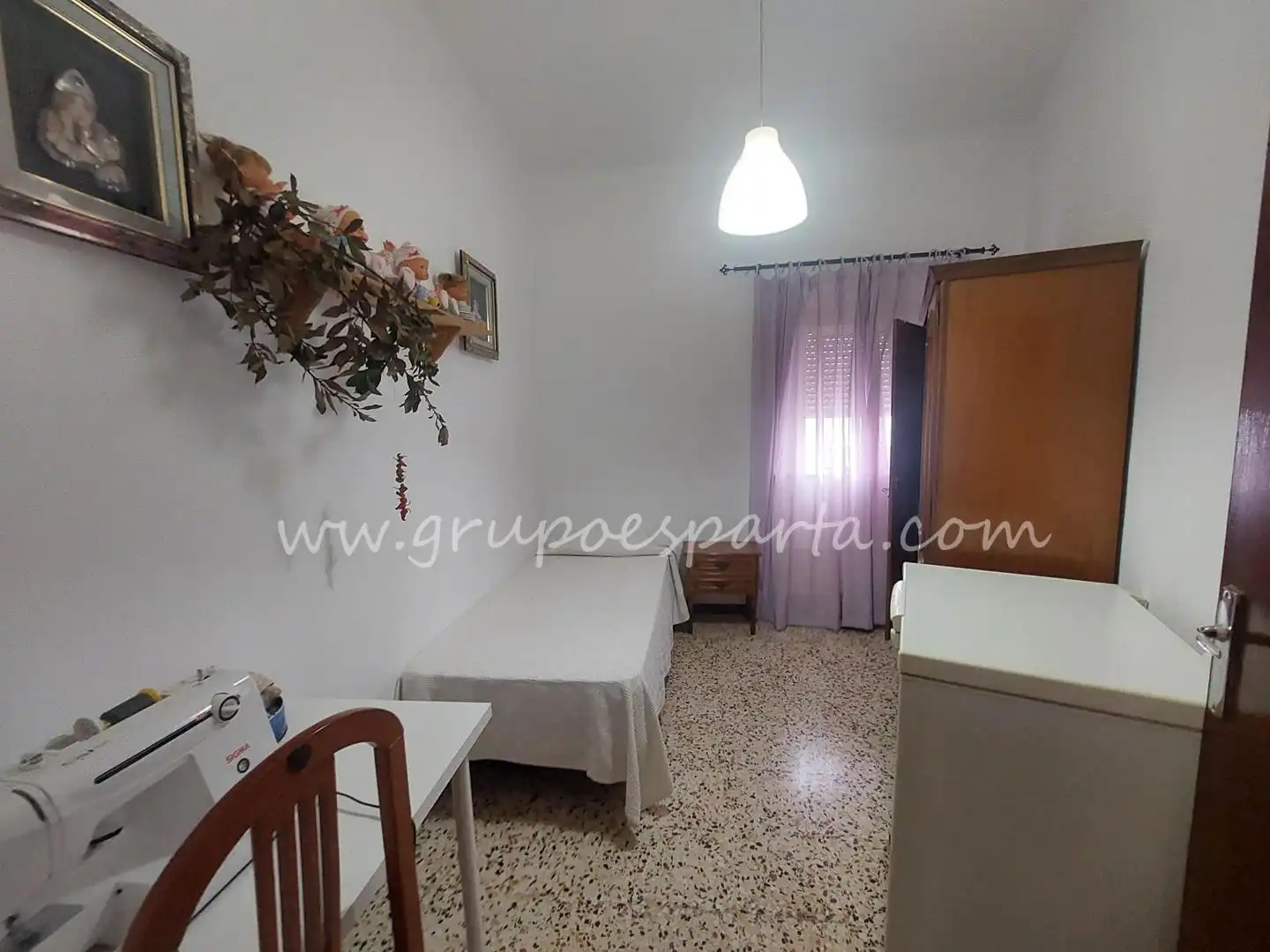 Habitación de Casa adosada en venta en Olivares con Aire acondicionado, Terraza y Amueblado