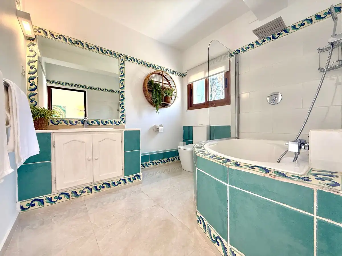 Baño de Casa o chalet de alquiler en Marbella con Aire acondicionado, Jardín privado y Piscina