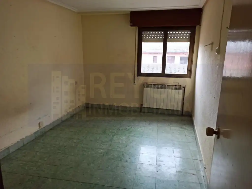 Habitación de Casa o chalet en venta en Arenzana de Abajo con Jardín privado
