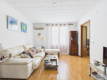 Apartament amb balcó en venda a Ponent