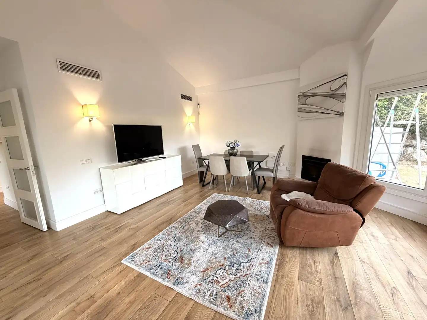 Wohnzimmer von Haus oder Chalet zum Verkauf in Benalmádena mit Klimaanlage, Heizung und Privatgarten