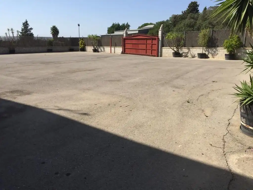 Aparcament de Local en venda en Sanlúcar de Barrameda amb Aire condicionat