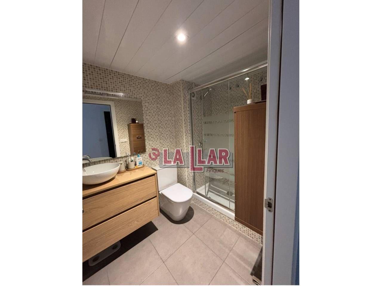 Bathroom of Flat for sale in Sant Fost de Campsentelles  with Air Conditioner, Heating and Parquet flooring