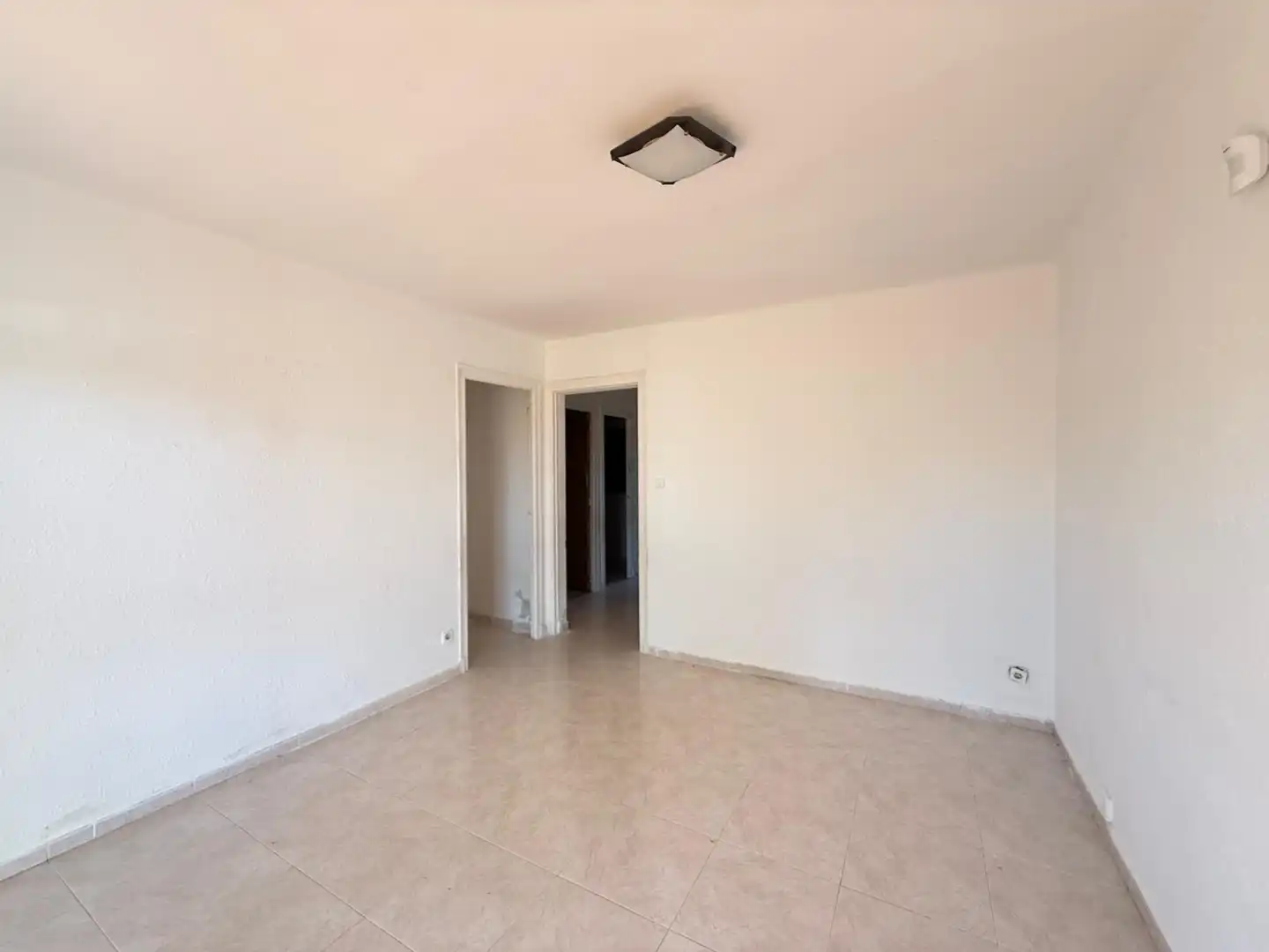 Sala d'estar de Pis en venda en Torredembarra amb Jardí privat i Terrassa